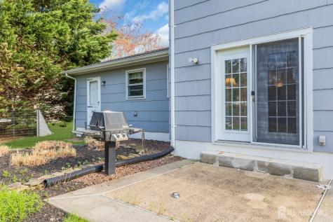 8 Queens Place Old Bridge NJ 08857