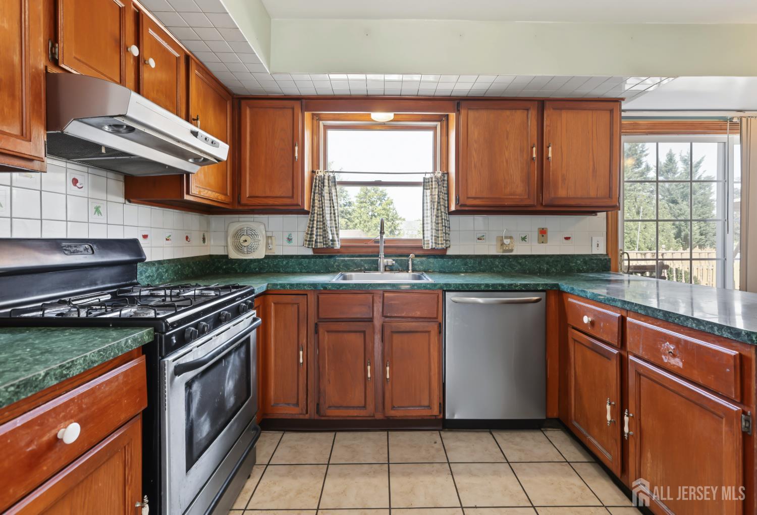22 Ditmars Circle Hillsborough NJ 08844