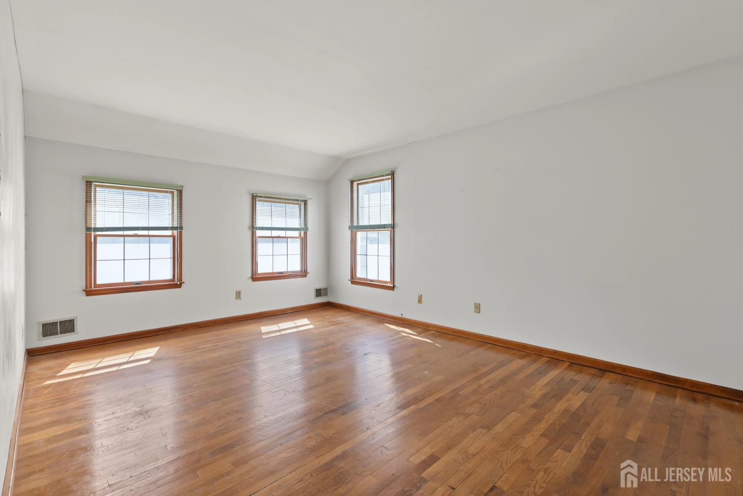 22 Ditmars Circle Hillsborough NJ 08844
