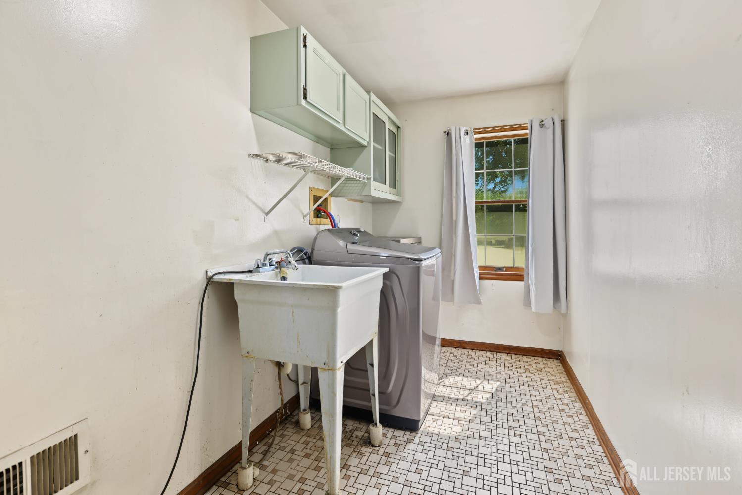 22 Ditmars Circle Hillsborough NJ 08844