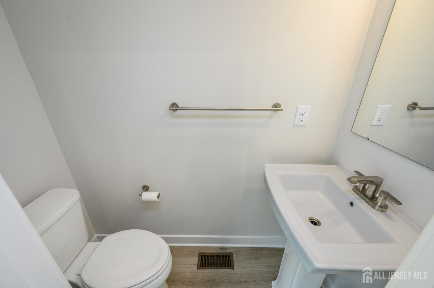 5 Pelham Lane Bayville NJ 08721