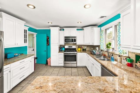 25 S 7th Avenue Highland Park NJ 08904