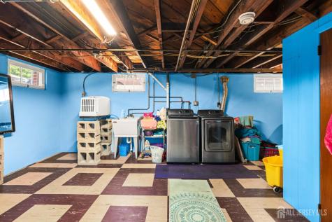 25 S 7th Avenue Highland Park NJ 08904