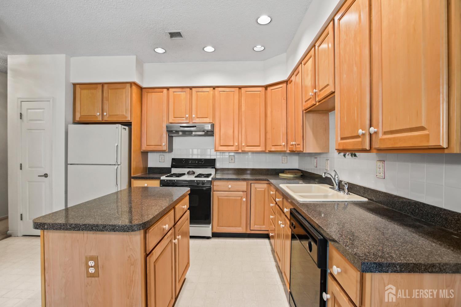 115 Leeds Lane Monroe NJ 08831