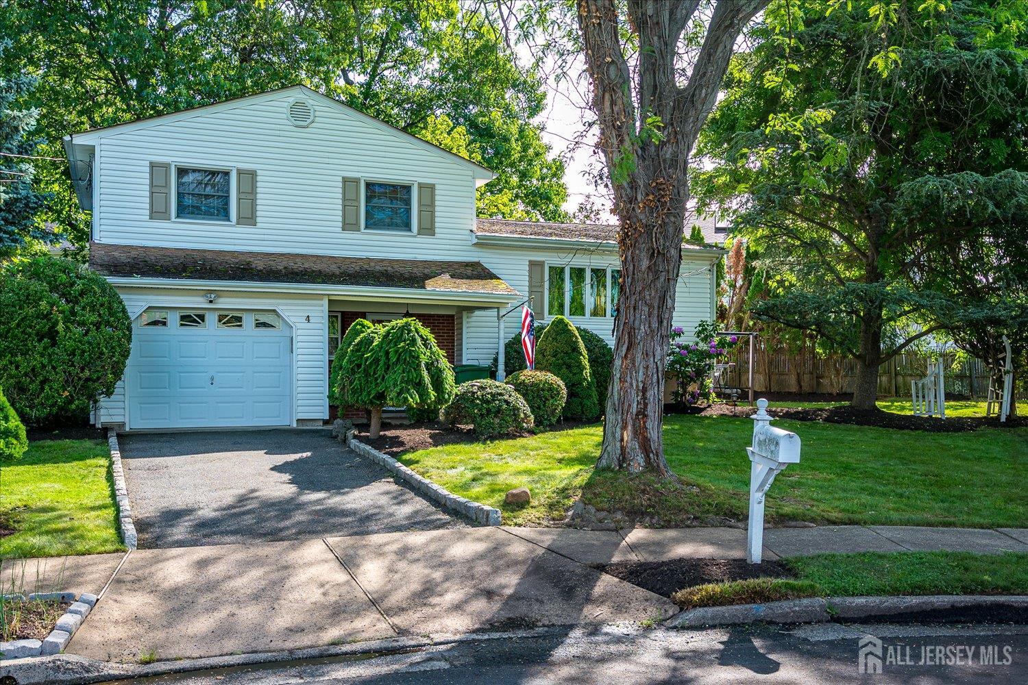4 Augusta Court Edison NJ 08820