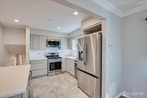 4 Augusta Court Edison NJ 08820