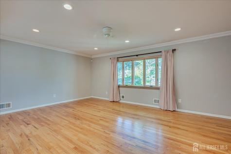 4 Augusta Court Edison NJ 08820