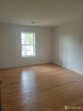 208 E James Place E Iselin NJ 07095