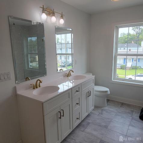 208 E James Place E Iselin NJ 07095