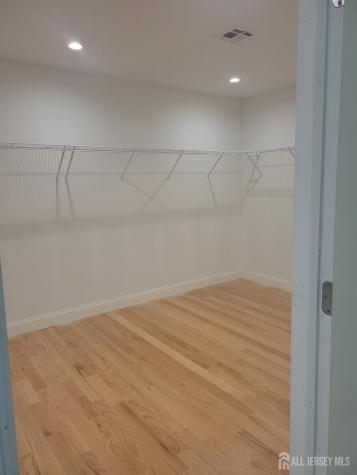 208 E James Place E Iselin NJ 07095