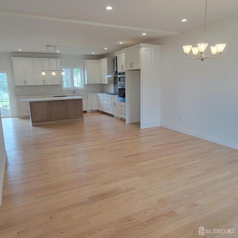 208 E James Place E Iselin NJ 07095