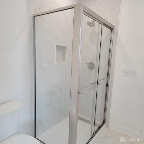 208 E James Place E Iselin NJ 07095