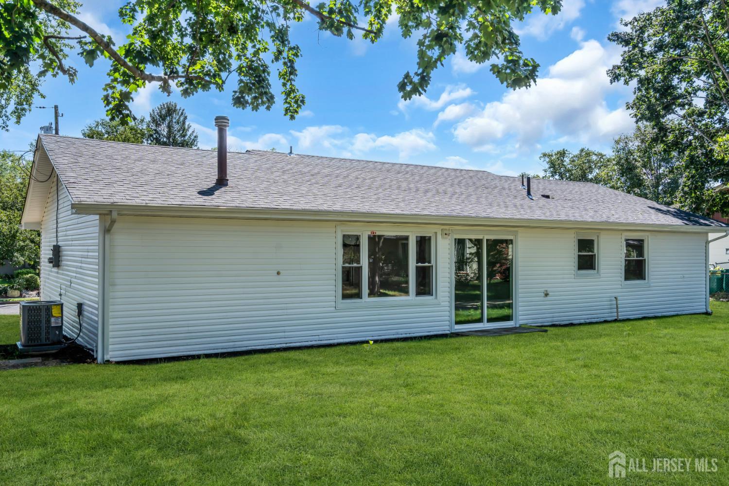 19 Inwood Avenue Monroe NJ 08831