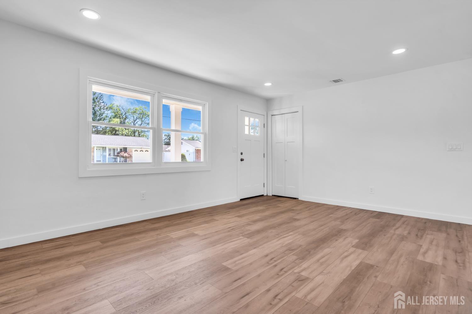 19 Inwood Avenue Monroe NJ 08831