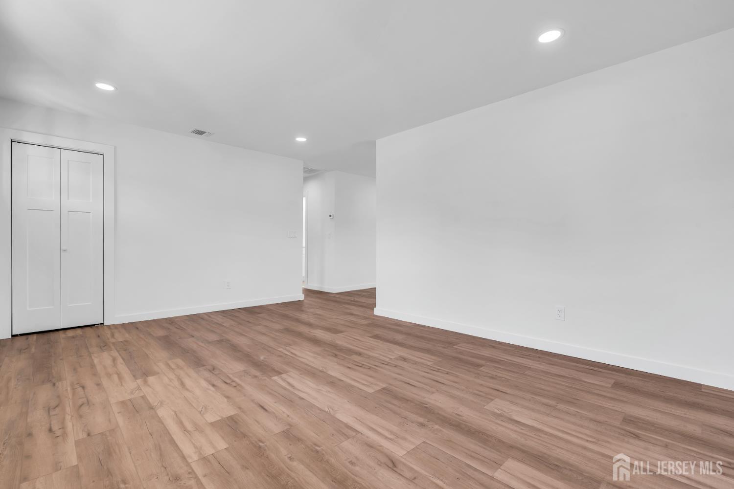 19 Inwood Avenue Monroe NJ 08831