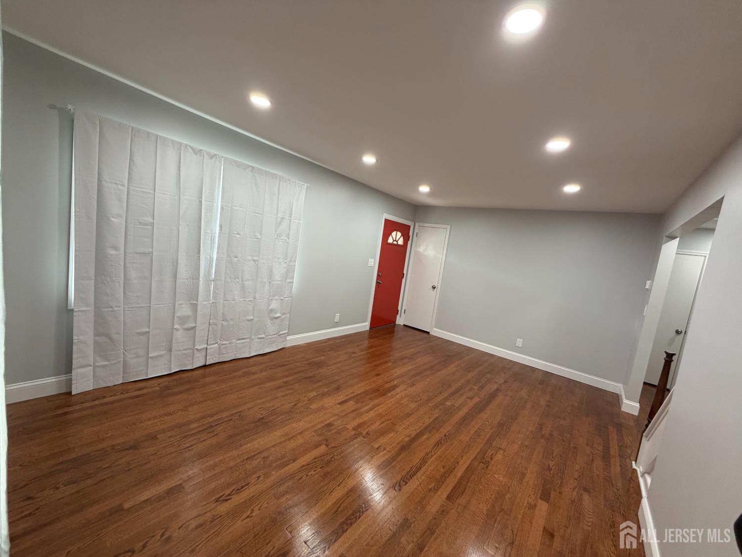 225 225 Harris Avenue Middlesex NJ 08846
