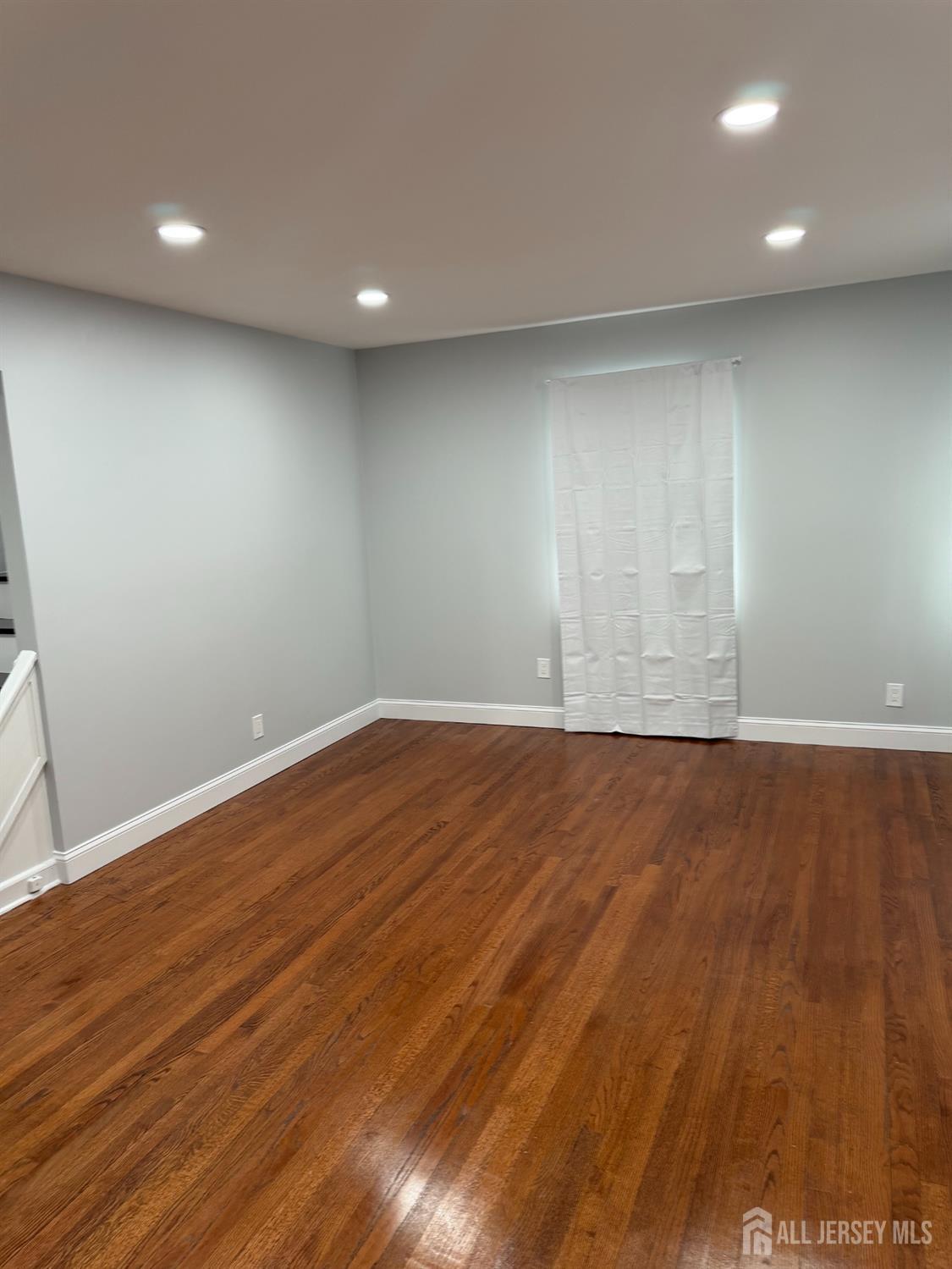 225 225 Harris Avenue Middlesex NJ 08846