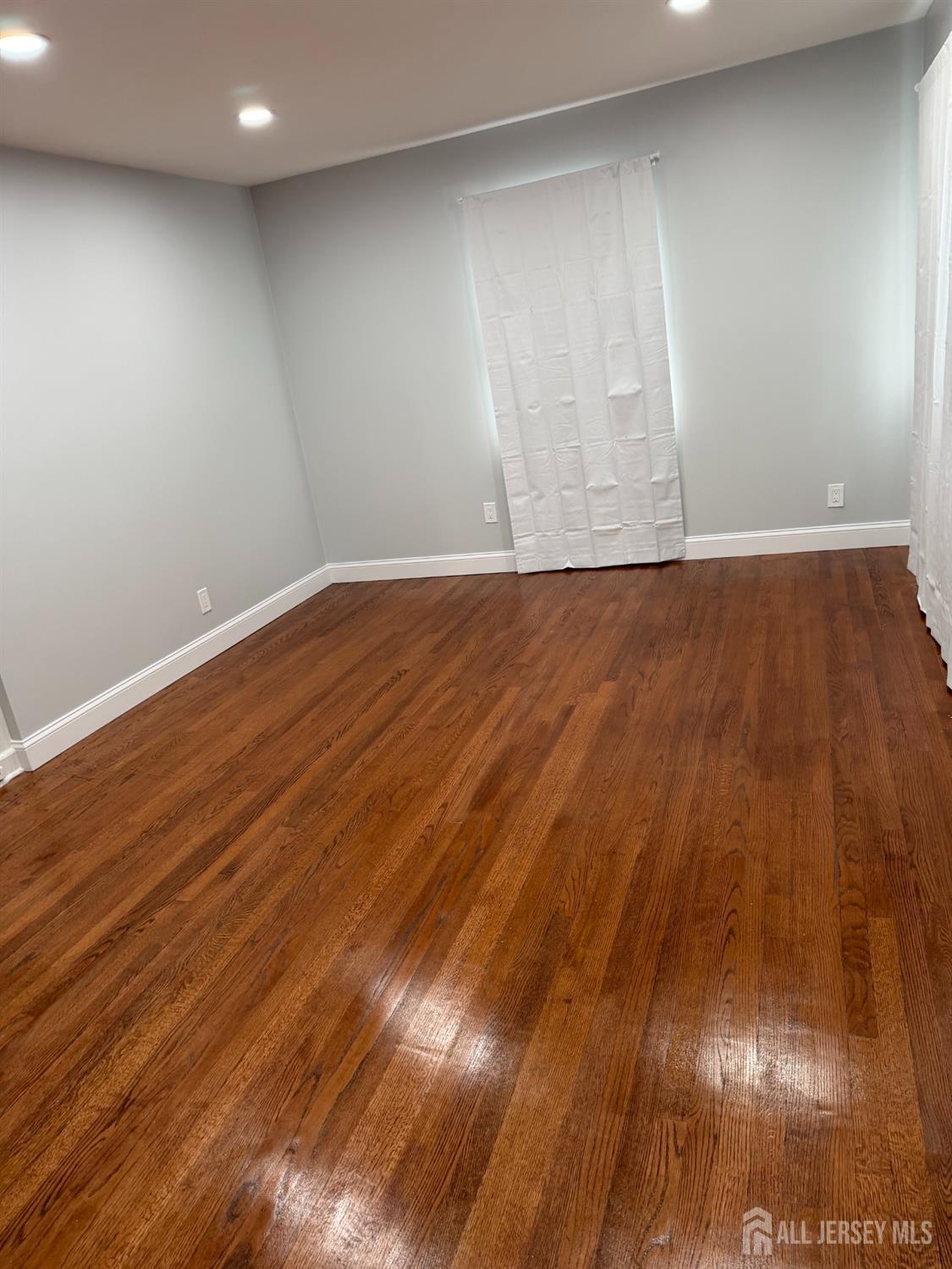 225 225 Harris Avenue Middlesex NJ 08846
