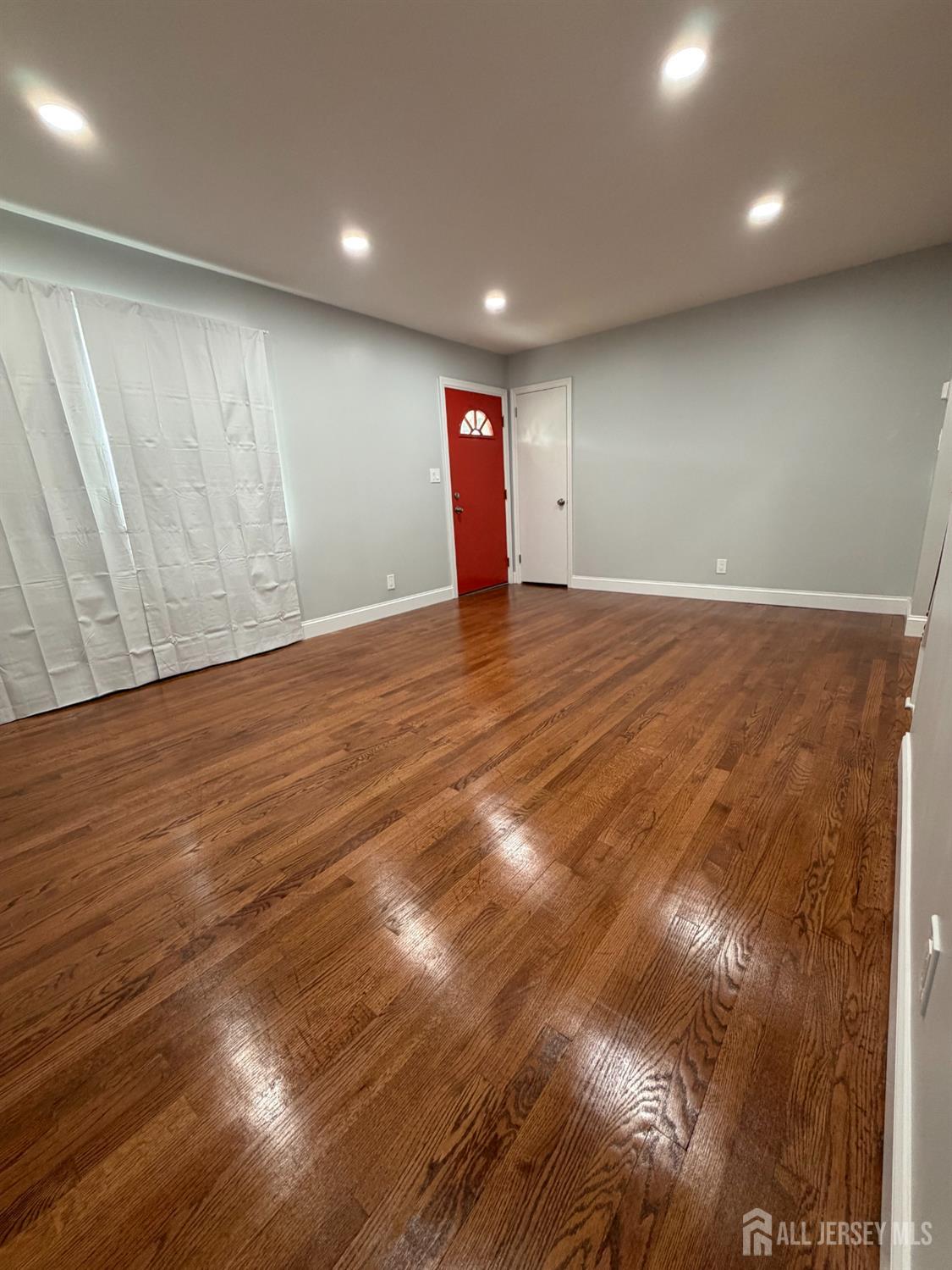 225 225 Harris Avenue Middlesex NJ 08846