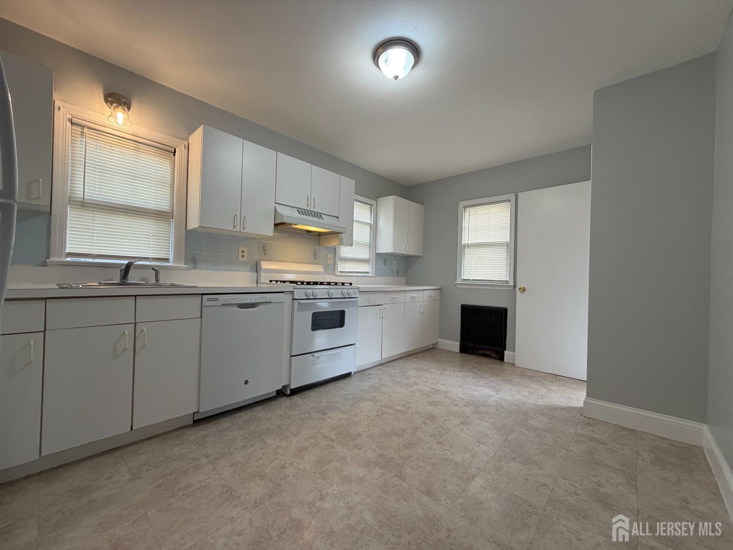 225 225 Harris Avenue Middlesex NJ 08846
