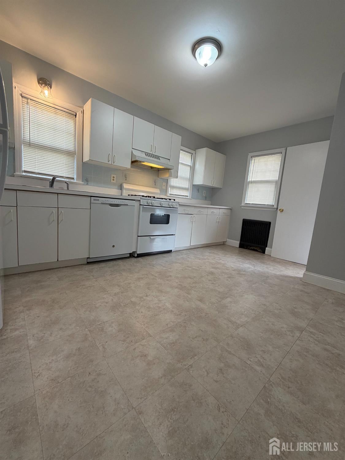225 225 Harris Avenue Middlesex NJ 08846