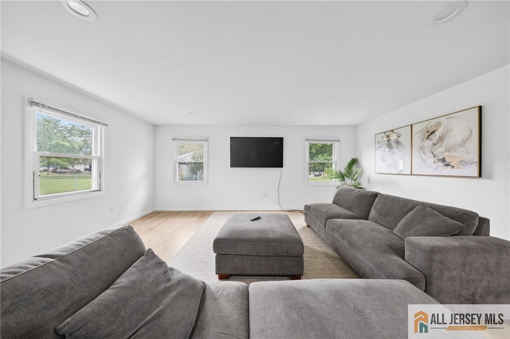 32 Lebed Drive Franklin NJ 08873