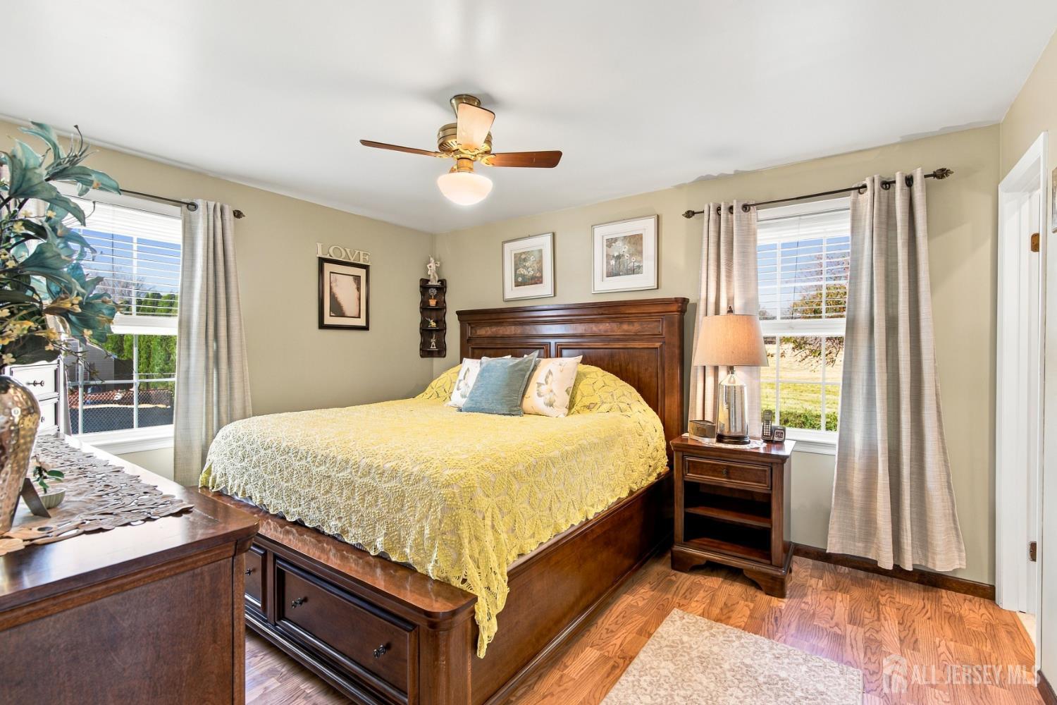 5 Seaman Court Sayreville NJ 08879