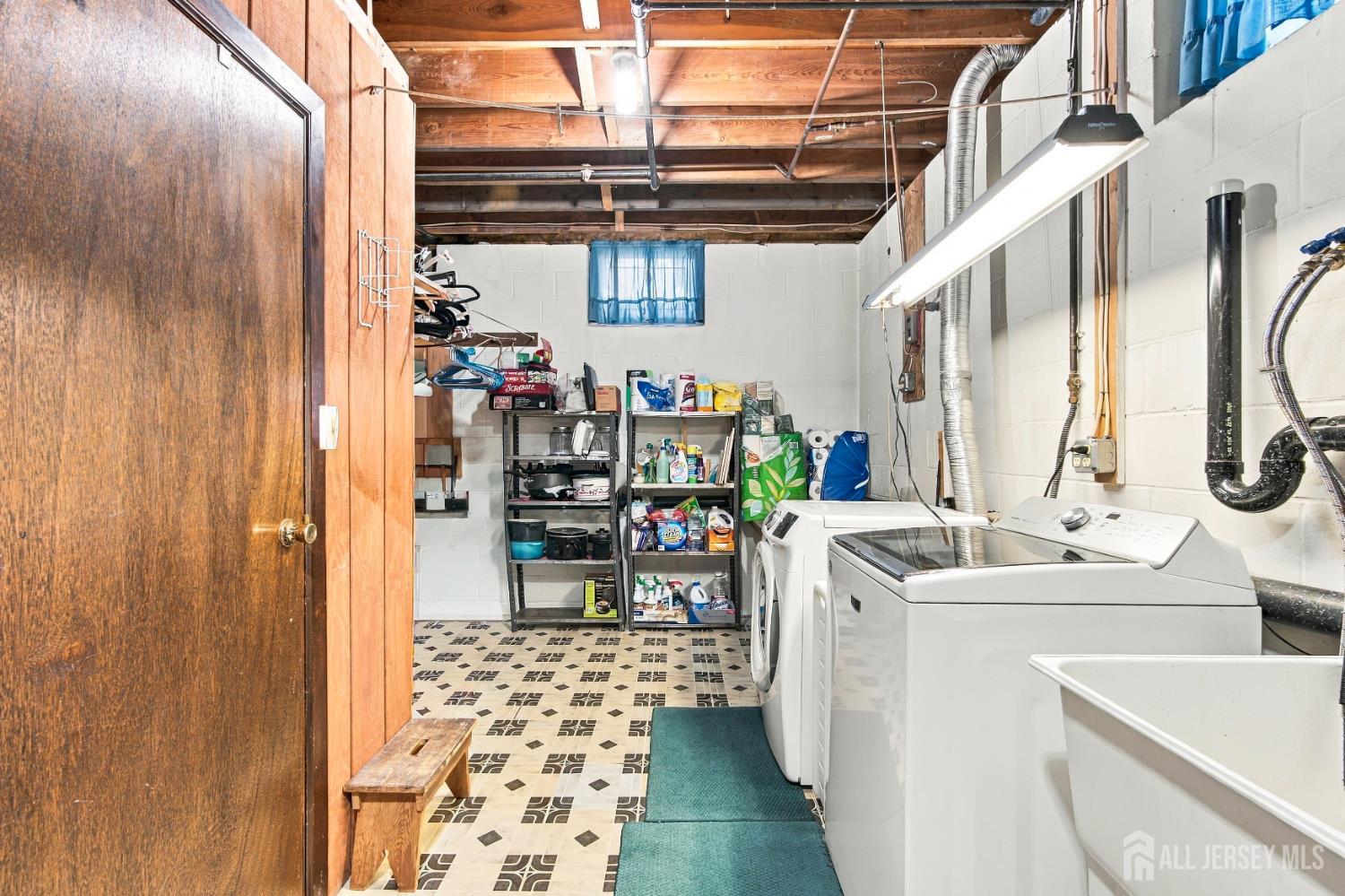 5 Seaman Court Sayreville NJ 08879