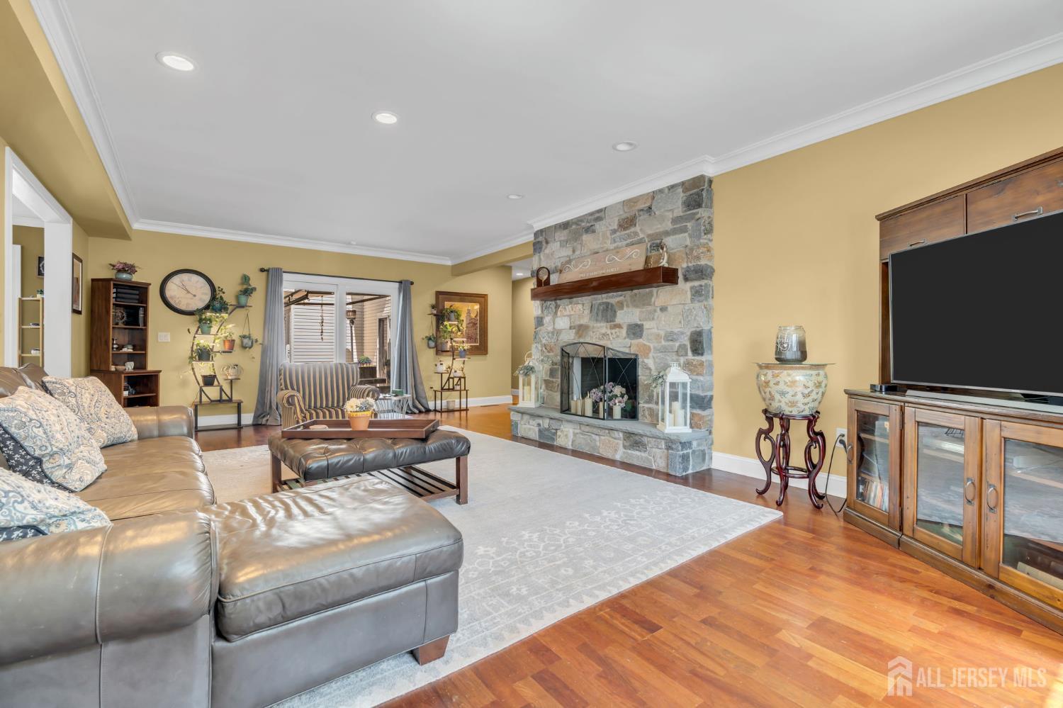 559 Colonia Boulevard Colonia NJ 07067