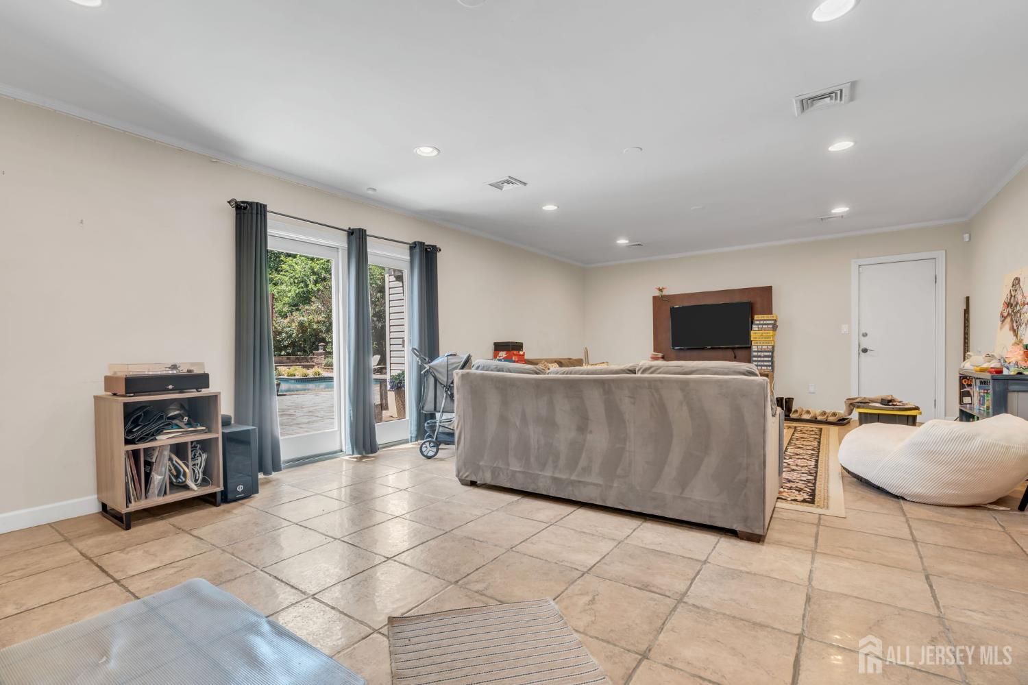 559 Colonia Boulevard Colonia NJ 07067