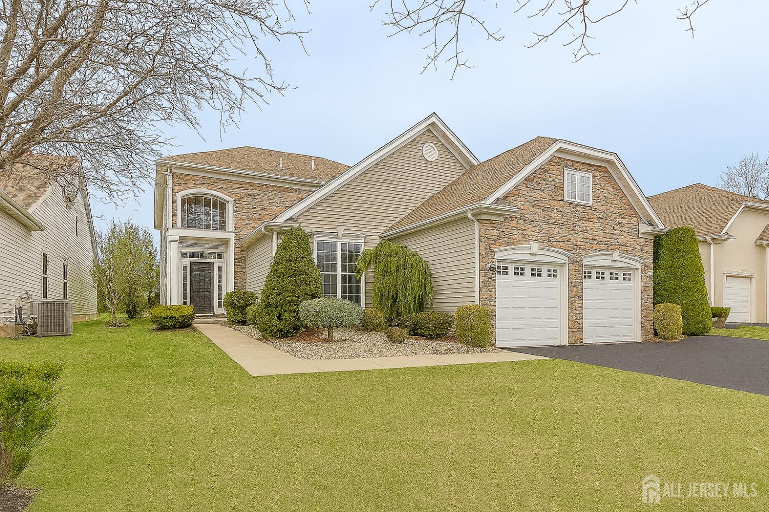 56 Lakehurst Way Monroe NJ 08831