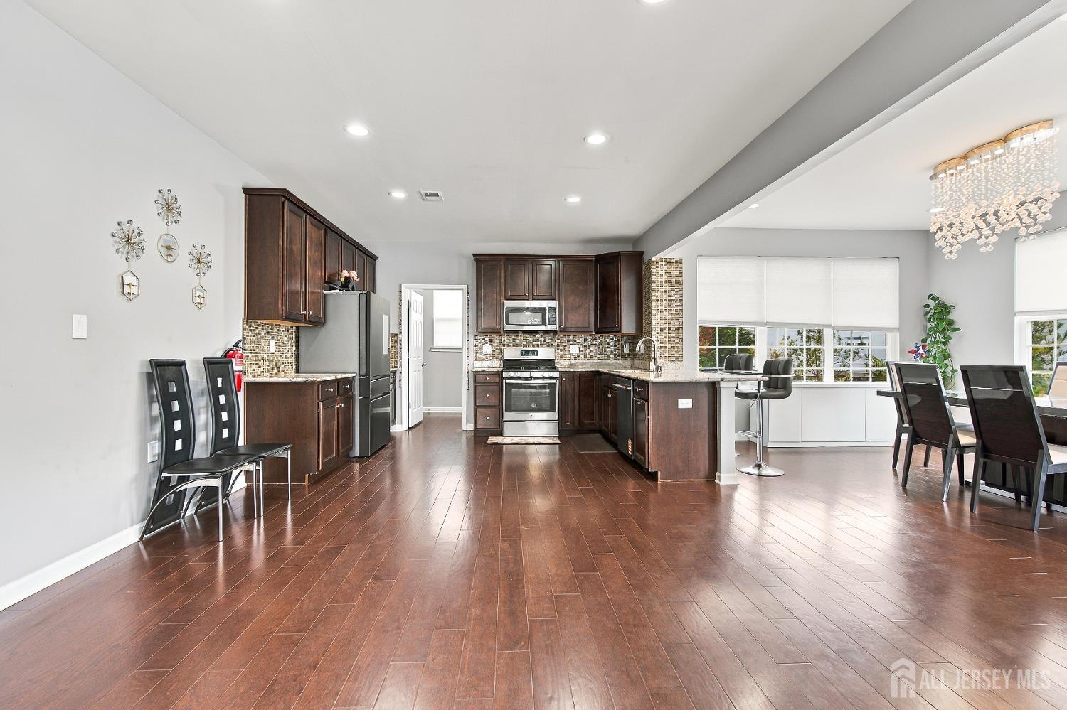 31 Saratoga Lane Monroe NJ 08831