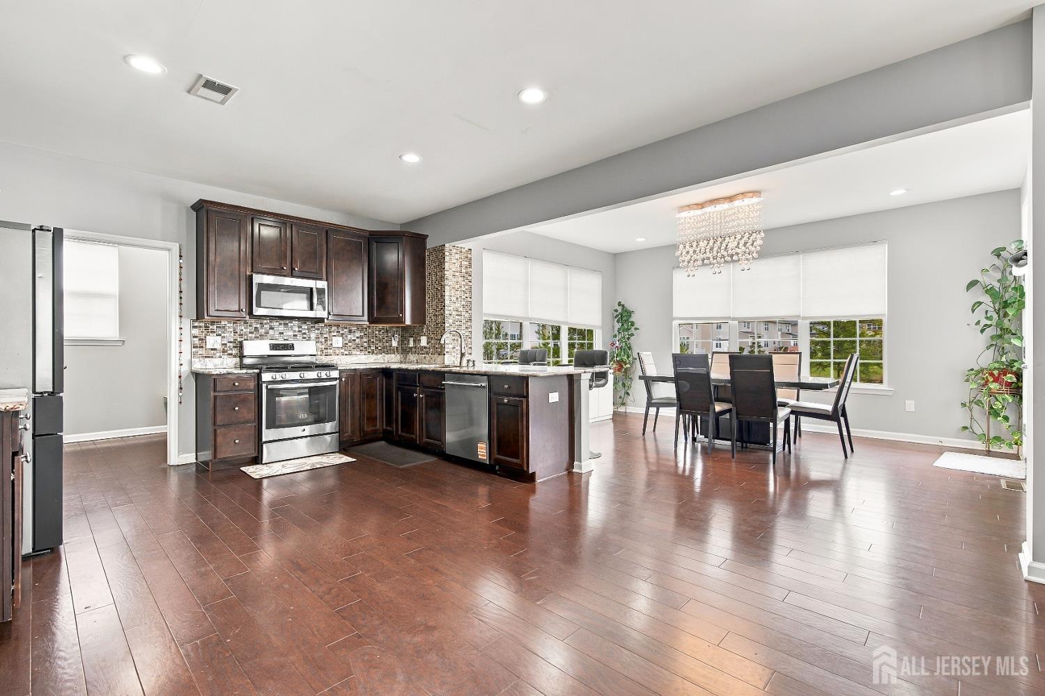 31 Saratoga Lane Monroe NJ 08831