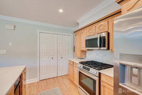 15 Gwizdak Court Sayreville NJ 08872