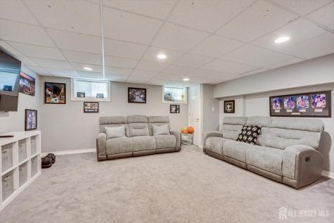 15 Gwizdak Court Sayreville NJ 08872