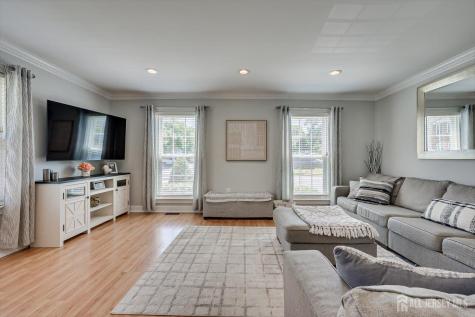 15 Gwizdak Court Sayreville NJ 08872