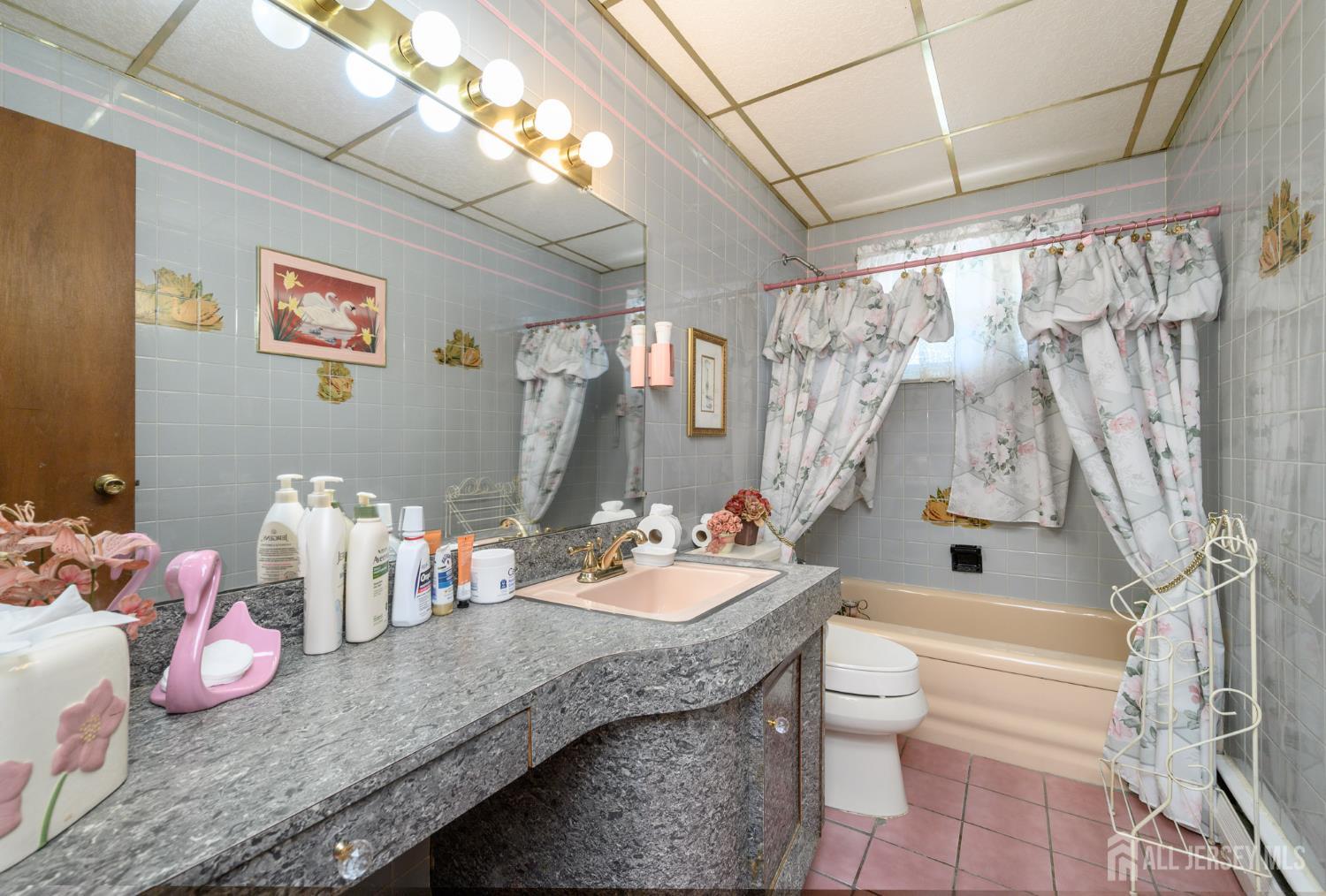 127 Hagaman Street Carteret NJ 07008