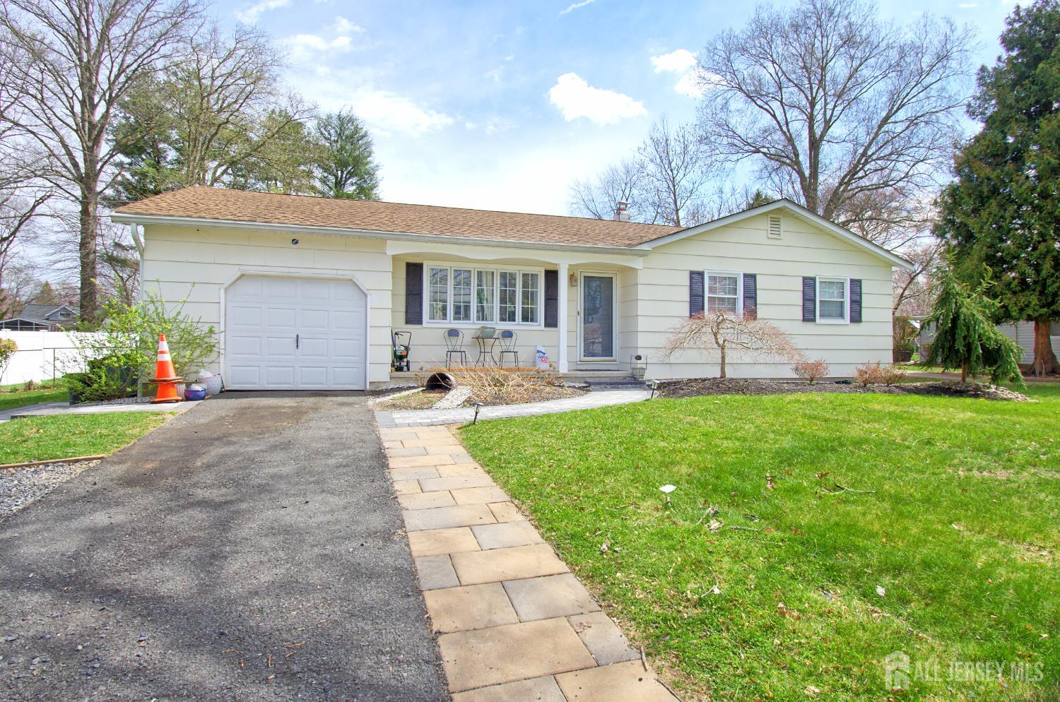 8 Hope Valley Drive East Windsor NJ 08512