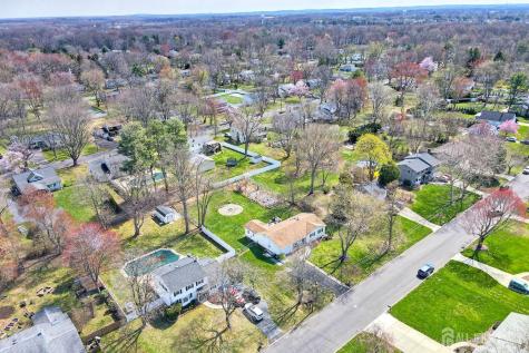 8 Hope Valley Drive East Windsor NJ 08512