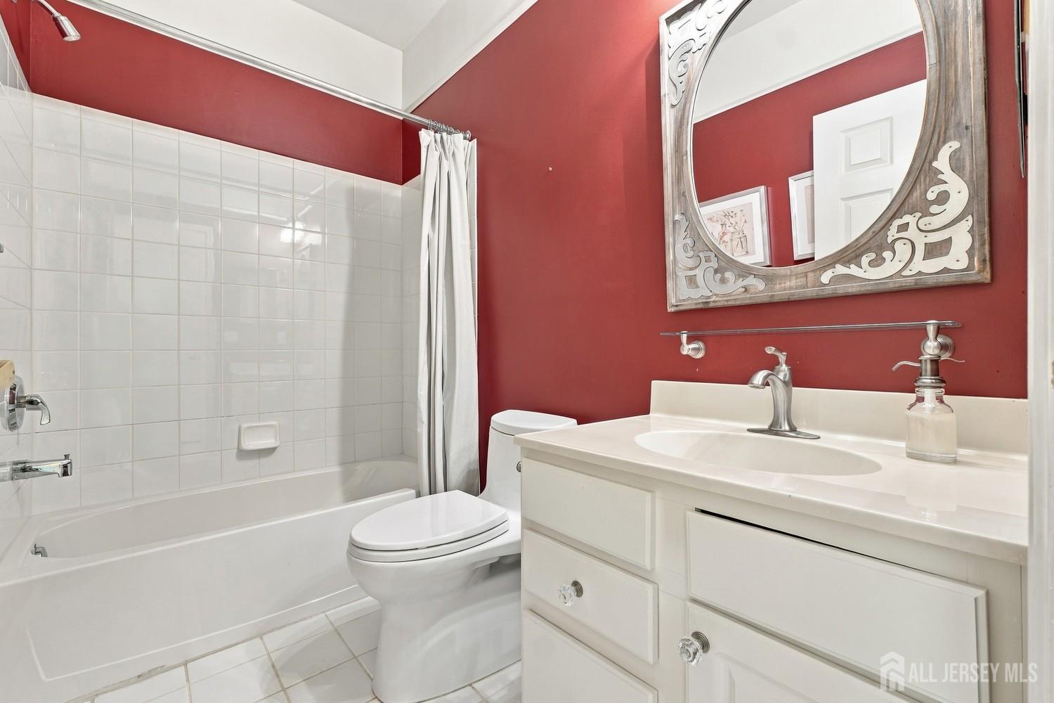 12 Powderhorn Way Allentown NJ 08501