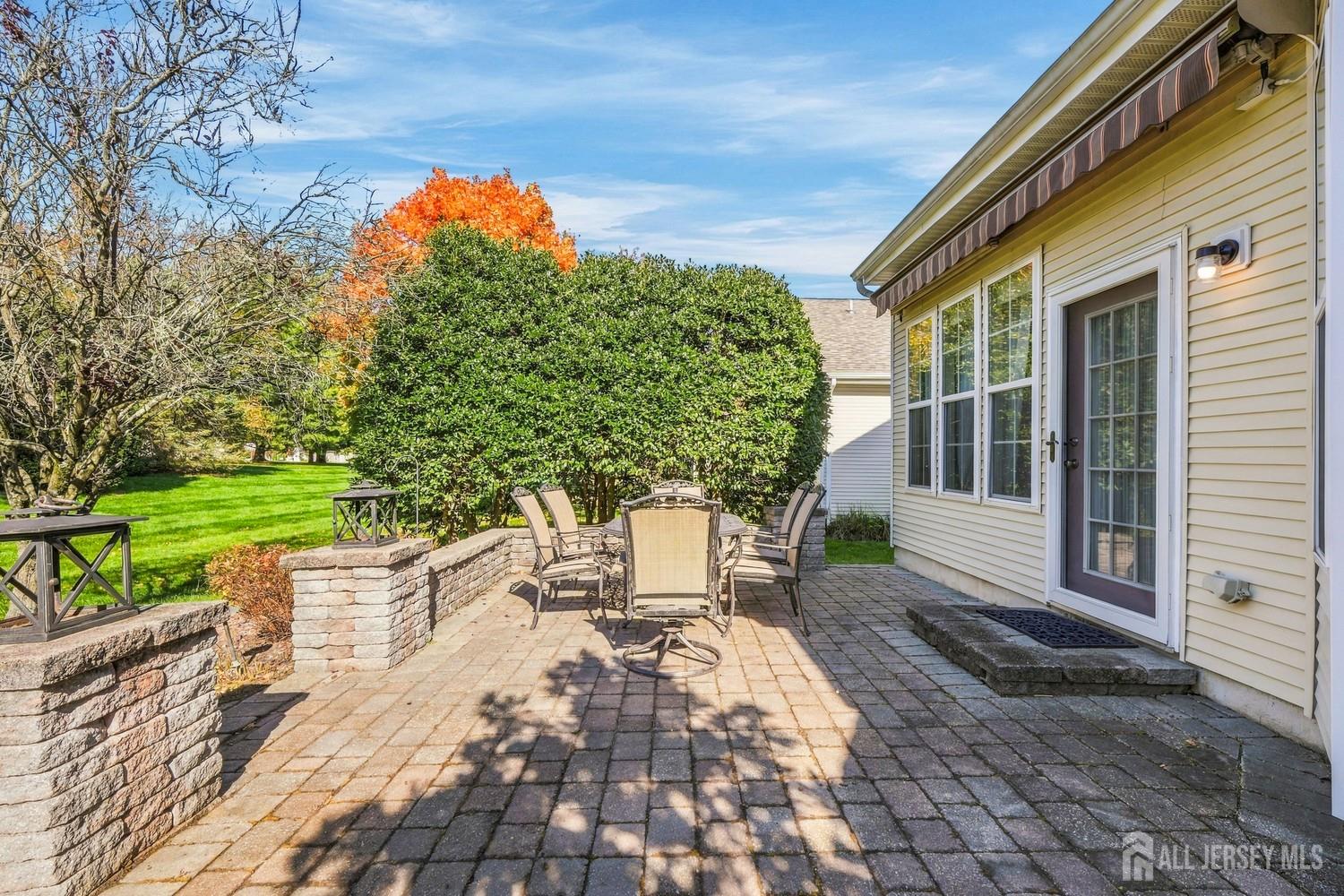12 Powderhorn Way Allentown NJ 08501