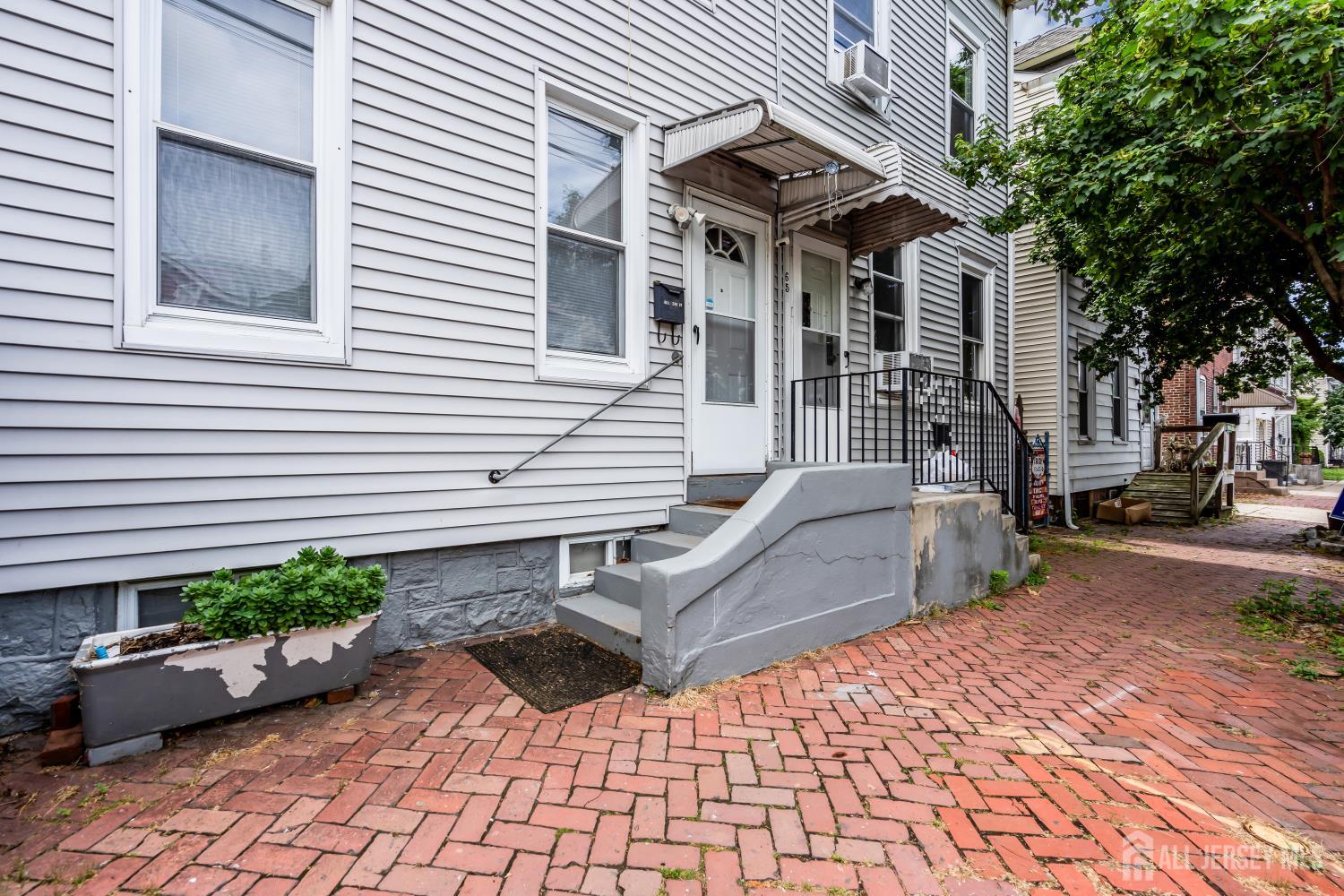 661 2nd Street Trenton NJ 08611