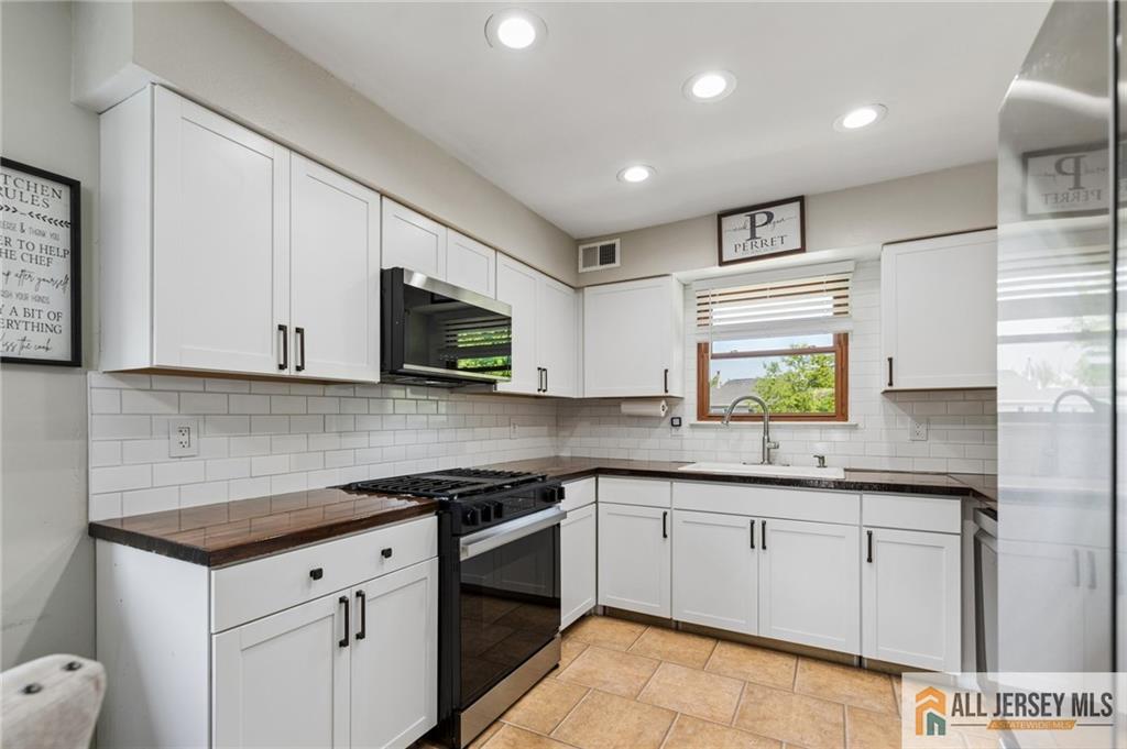 21 Cherry Bend Drive Howell NJ 07731