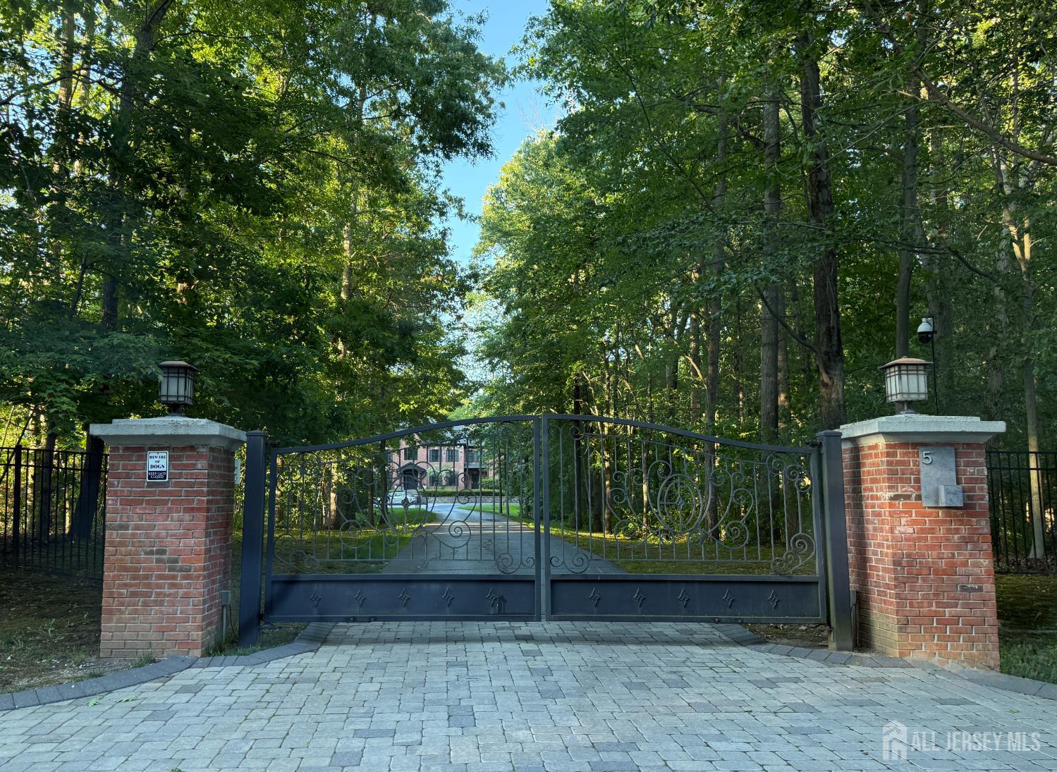 5 Northwind Court Monroe NJ 08831