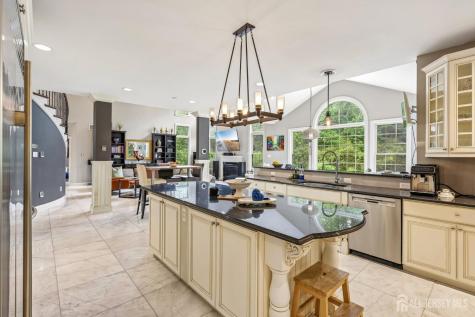 5 Northwind Court Monroe NJ 08831