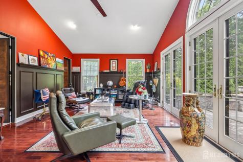 5 Northwind Court Monroe NJ 08831
