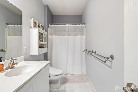 5 Northwind Court Monroe NJ 08831