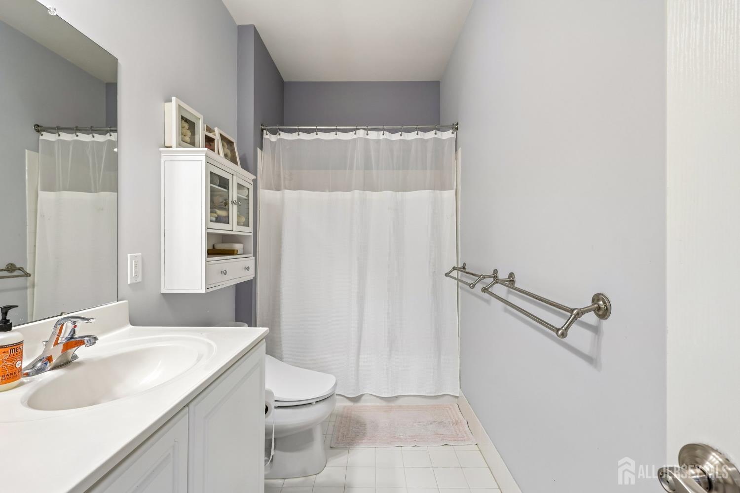 5 Northwind Court Monroe NJ 08831