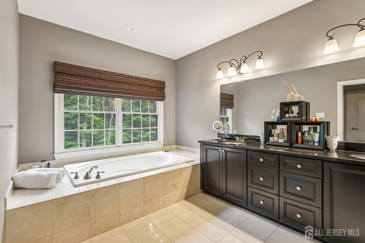 5 Northwind Court Monroe NJ 08831