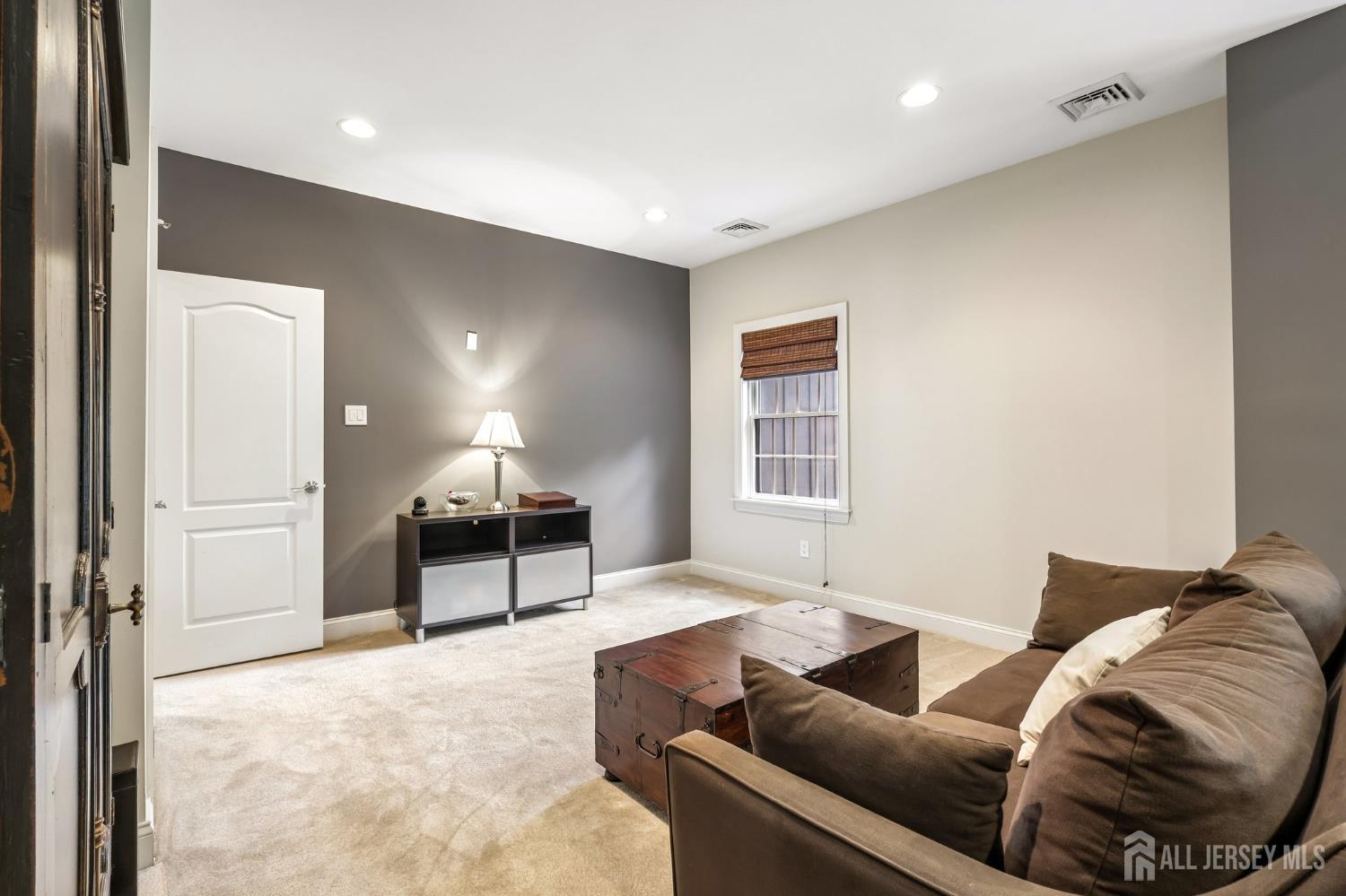 5 Northwind Court Monroe NJ 08831